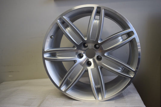 Maserati 20" Machined with Silver OEM Rim Wheel 670010623